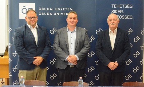 Országos tech-versenyt hirdetett az Óbudai Egyetem és a Harman középiskolásoknak